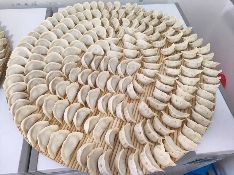 饺子馆里的暖冬故事